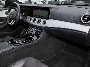 MERCEDES-BENZ E 300 de 4M AMG AHK KAMERA CARPLAY MBUX LED 18