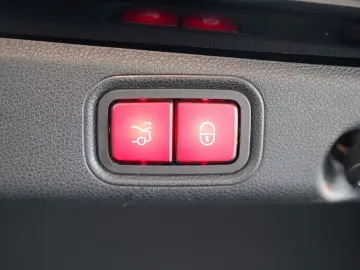 MERCEDES-BENZ E 300 de 4M AMG Line Burmester Pano KE…