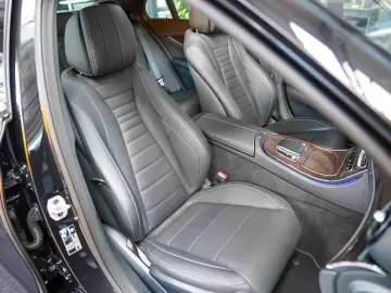 MERCEDES-BENZ E 300 de 4M AMG Line Burmester Pano KE…