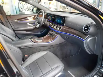 MERCEDES-BENZ E 300 de 4M AMG Line Burmester Pano KE…