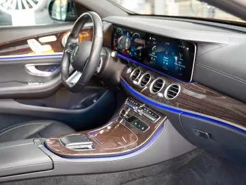 MERCEDES-BENZ E 300 de 4M AMG Line Burmester Pano KE…