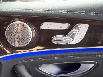 MERCEDES-BENZ E 300 de 4M AMG Line Burmester Pano KE…