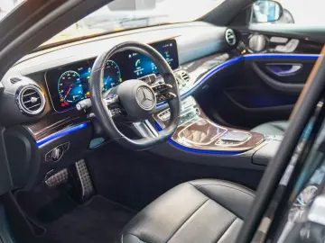 MERCEDES-BENZ E 300 de 4M AMG Line Burmester Pano KE…