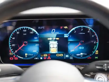 MERCEDES-BENZ E 300 de 4M AMG Line Burmester Pano KE…