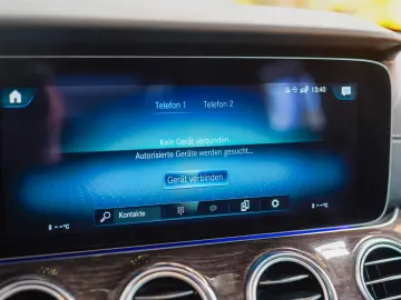 MERCEDES-BENZ E 300 de 4M AMG Line Burmester Pano KE…