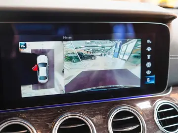 MERCEDES-BENZ E 300 de 4M AMG Line Burmester Pano KE…