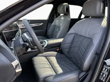 BMW 740d xdr M Sport Pro DA PA-Prof Sthz SkyLo AHK