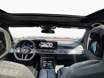 BMW 740d xdr M Sport Pro DA PA-Prof Sthz SkyLo AHK