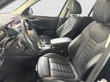 BMW X3 xDrive20d xLine Pano HUD AdLED DrAss HiFi