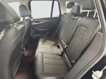 BMW X3 xDrive20d xLine Pano HUD AdLED DrAss HiFi