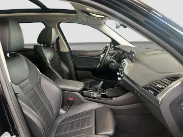 BMW X3 xDrive20d xLine Pano HUD AdLED DrAss HiFi