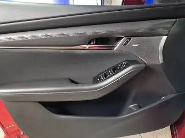 MAZDA 3 SKYACTIVEG AUT 2.0i HYBRID 122CP 2019