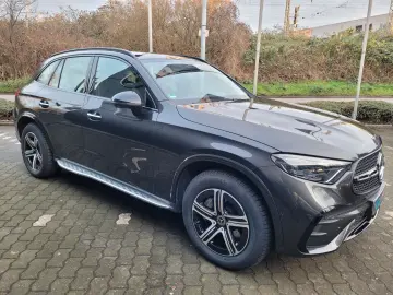 MERCEDES-BENZ GLC 300 e 4Matic AMG Line  Panorama  AHK