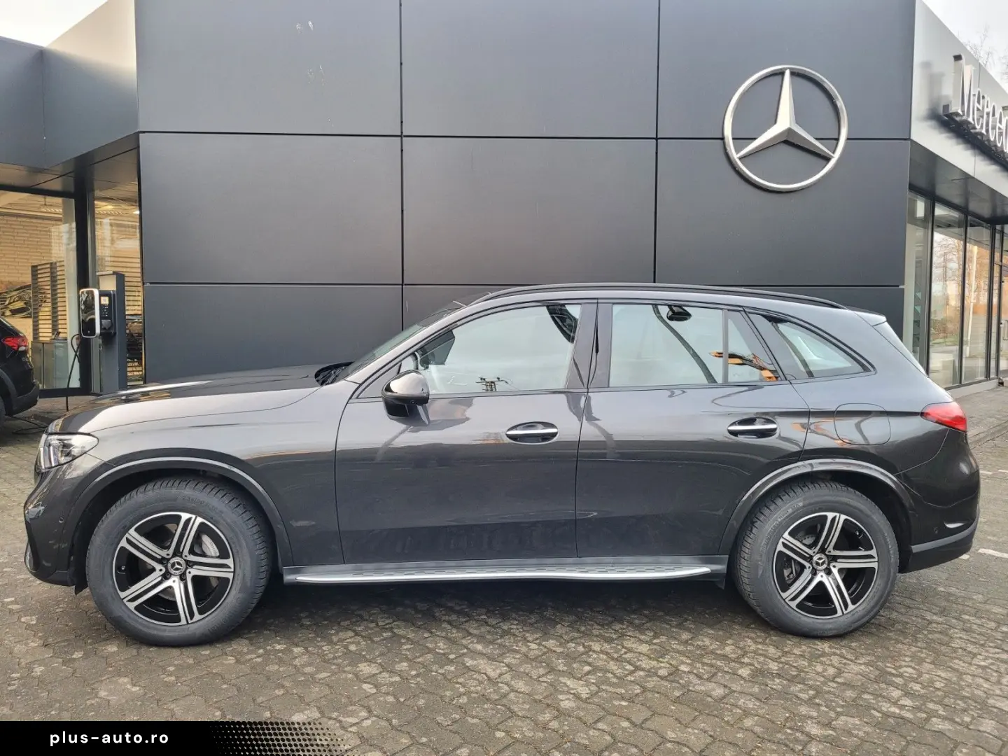 MERCEDES-BENZ GLC 300 e 4Matic AMG Line  Panorama  AHK
