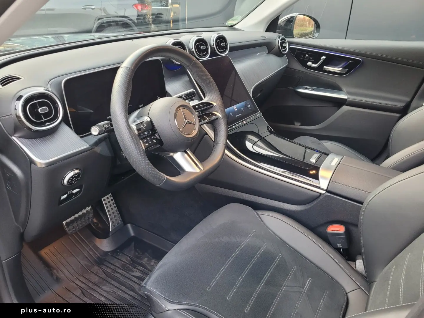 MERCEDES-BENZ GLC 300 e 4Matic AMG Line  Panorama  AHK