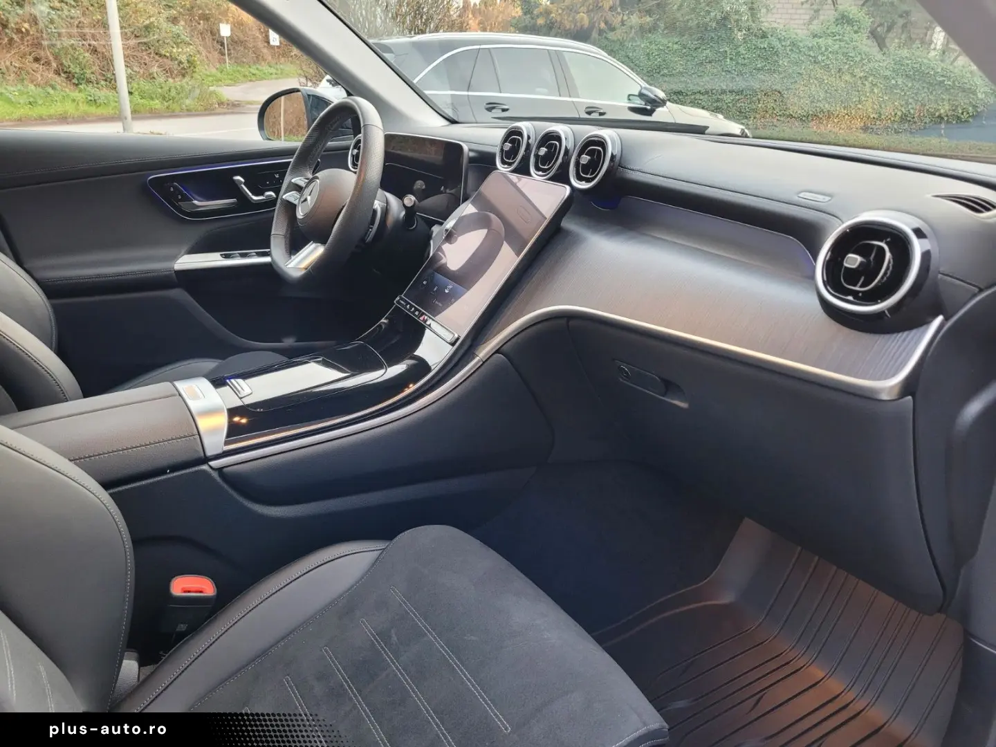 MERCEDES-BENZ GLC 300 e 4Matic AMG Line  Panorama  AHK