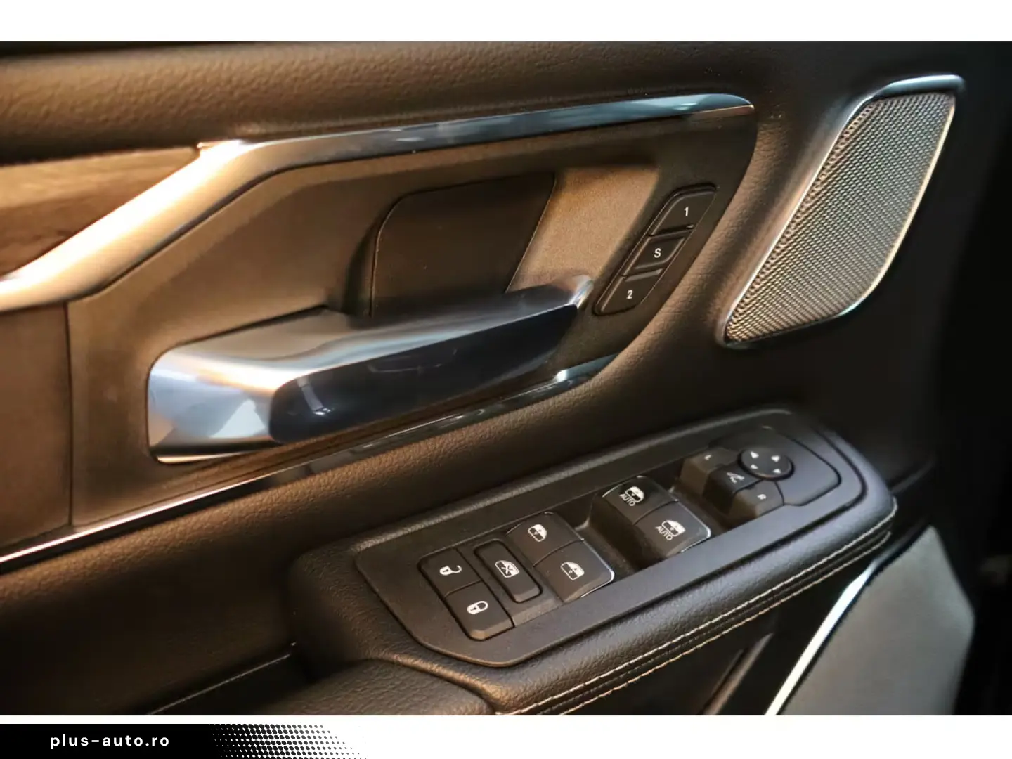 Dodge Ram 1500 Laramie Night