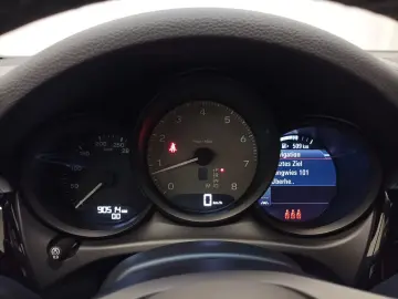 PORSCHE Macan S AHK Navi CAM LED Pano
