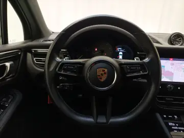 PORSCHE Macan S AHK Navi CAM LED Pano