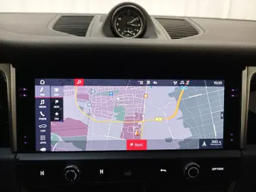 PORSCHE Macan S AHK Navi CAM LED Pano