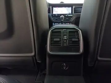 PORSCHE Macan S AHK Navi CAM LED Pano