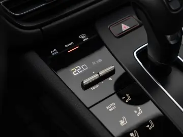 PORSCHE Macan S Sport Chrono Paket Standheizung BOSE