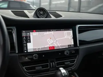 PORSCHE Macan S Sport Chrono Paket Standheizung BOSE