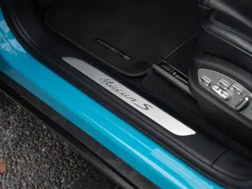 PORSCHE Macan S Sport Chrono Paket Standheizung BOSE