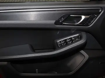 PORSCHE Macan GTS KAMERA TEMPOMAT SITZHEIZUNG NAVI 20