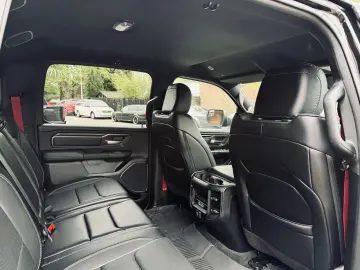 DODGE EU-RAM REBEL 1HAND 12 NAVI DIGITAL TACHO OFFROAD