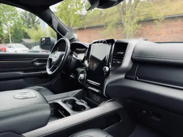 DODGE EU-RAM REBEL 1HAND 12 NAVI DIGITAL TACHO OFFROAD