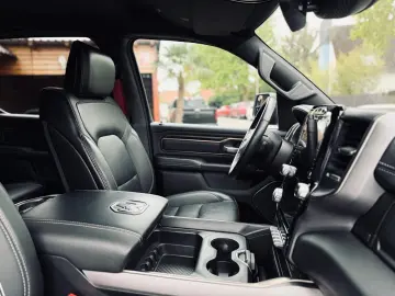 DODGE EU-RAM REBEL 1HAND 12 NAVI DIGITAL TACHO OFFROAD