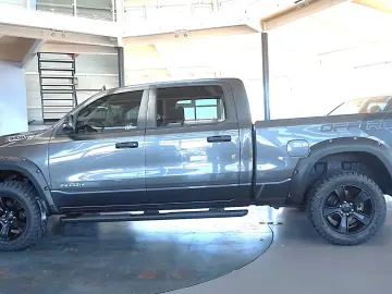 DODGE RAM 1500 HEMI 5.7l Crew-Cab 4x4 6Sitz HOCH-BREIT