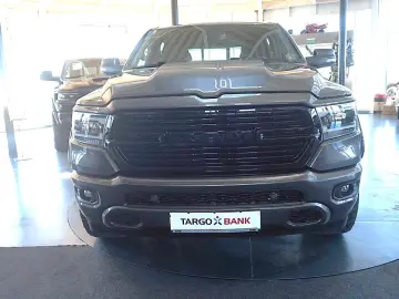 DODGE RAM 1500 HEMI 5.7l Crew-Cab 4x4 6Sitz HOCH-BREIT