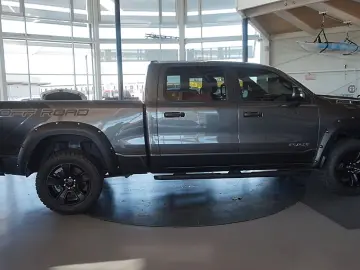 DODGE RAM 1500 HEMI 5.7l Crew-Cab 4x4 6Sitz HOCH-BREIT