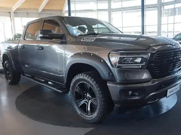 DODGE RAM 1500 HEMI 5.7l Crew-Cab 4x4 6Sitz HOCH-BREIT