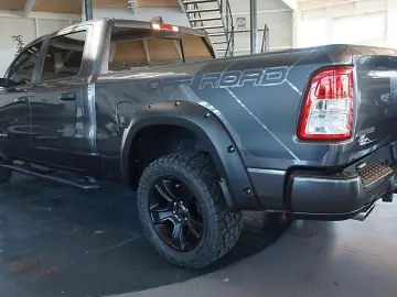 DODGE RAM 1500 HEMI 5.7l Crew-Cab 4x4 6Sitz HOCH-BREIT