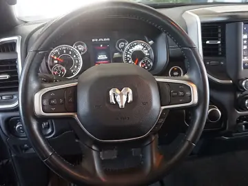 DODGE RAM 1500 HEMI 5.7l Crew-Cab 4x4 6Sitz HOCH-BREIT