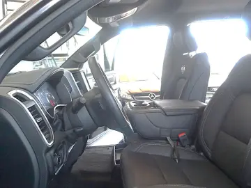 DODGE RAM 1500 HEMI 5.7l Crew-Cab 4x4 6Sitz HOCH-BREIT