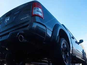 DODGE RAM 1500 HEMI 5.7l Crew-Cab 4x4 6Sitz HOCH-BREIT