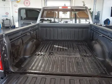 DODGE RAM 1500 HEMI 5.7l Crew-Cab 4x4 6Sitz HOCH-BREIT