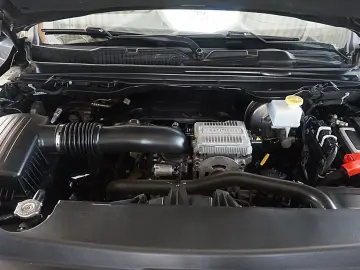 DODGE RAM 1500 HEMI 5.7l Crew-Cab 4x4 6Sitz HOCH-BREIT