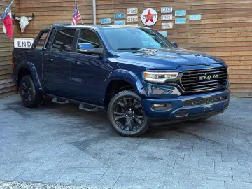 DODGE RAM 1500 Laramie 5 7L 4x4 AHK 12´´LED H&K