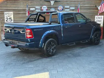 DODGE RAM 1500 Laramie 5 7L 4x4 AHK 12´´LED H&K