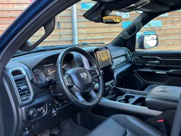 DODGE RAM 1500 Laramie 5 7L 4x4 AHK 12´´LED H&K