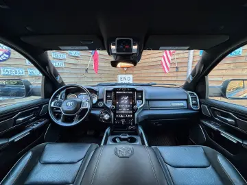 DODGE RAM 1500 Laramie 5 7L 4x4 AHK 12´´LED H&K