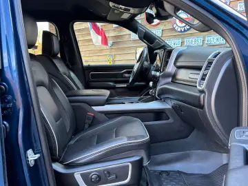 DODGE RAM 1500 Laramie 5 7L 4x4 AHK 12´´LED H&K