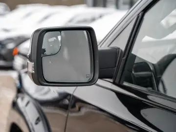 DODGE RAM 5 7 Limited LCD ACC LUFT VOLL