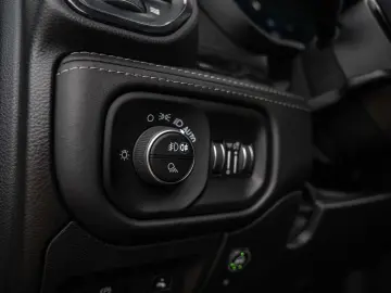 DODGE RAM 5 7 Limited LCD ACC LUFT VOLL