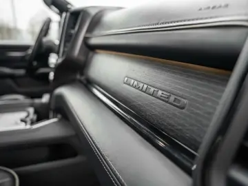 DODGE RAM 5 7 Limited LCD ACC LUFT VOLL